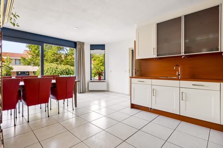 Tussenwoning te koop: Hazenakker 16, Houten