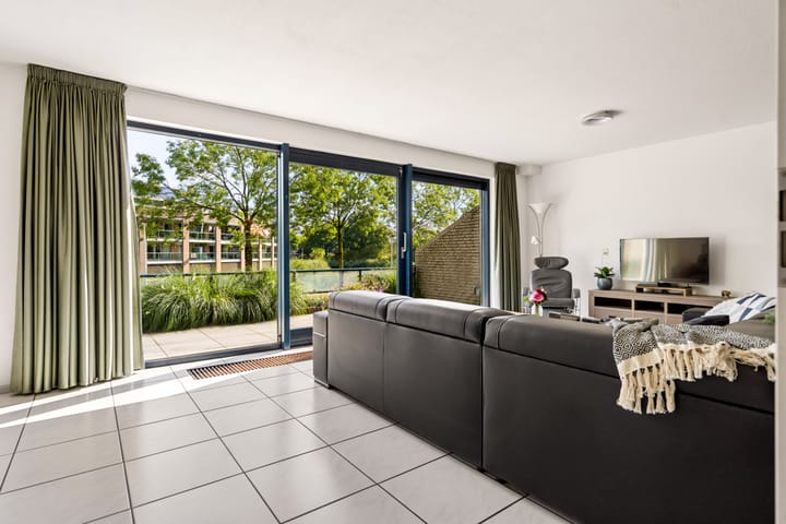 Tussenwoning te koop: Hazenakker 16, Houten