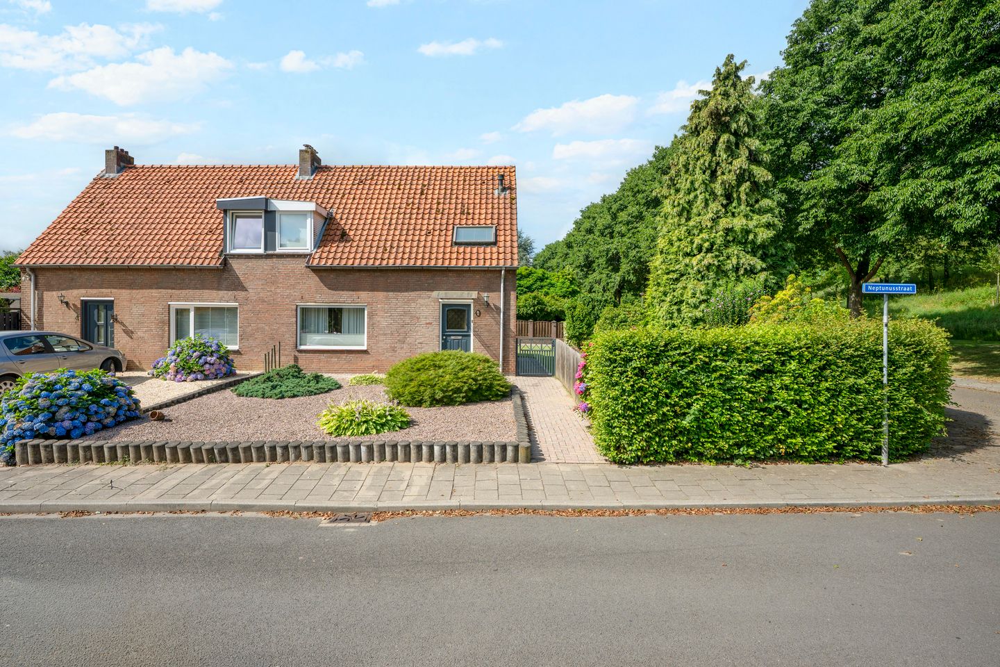 Foto 1 van Neptunusstraat 2