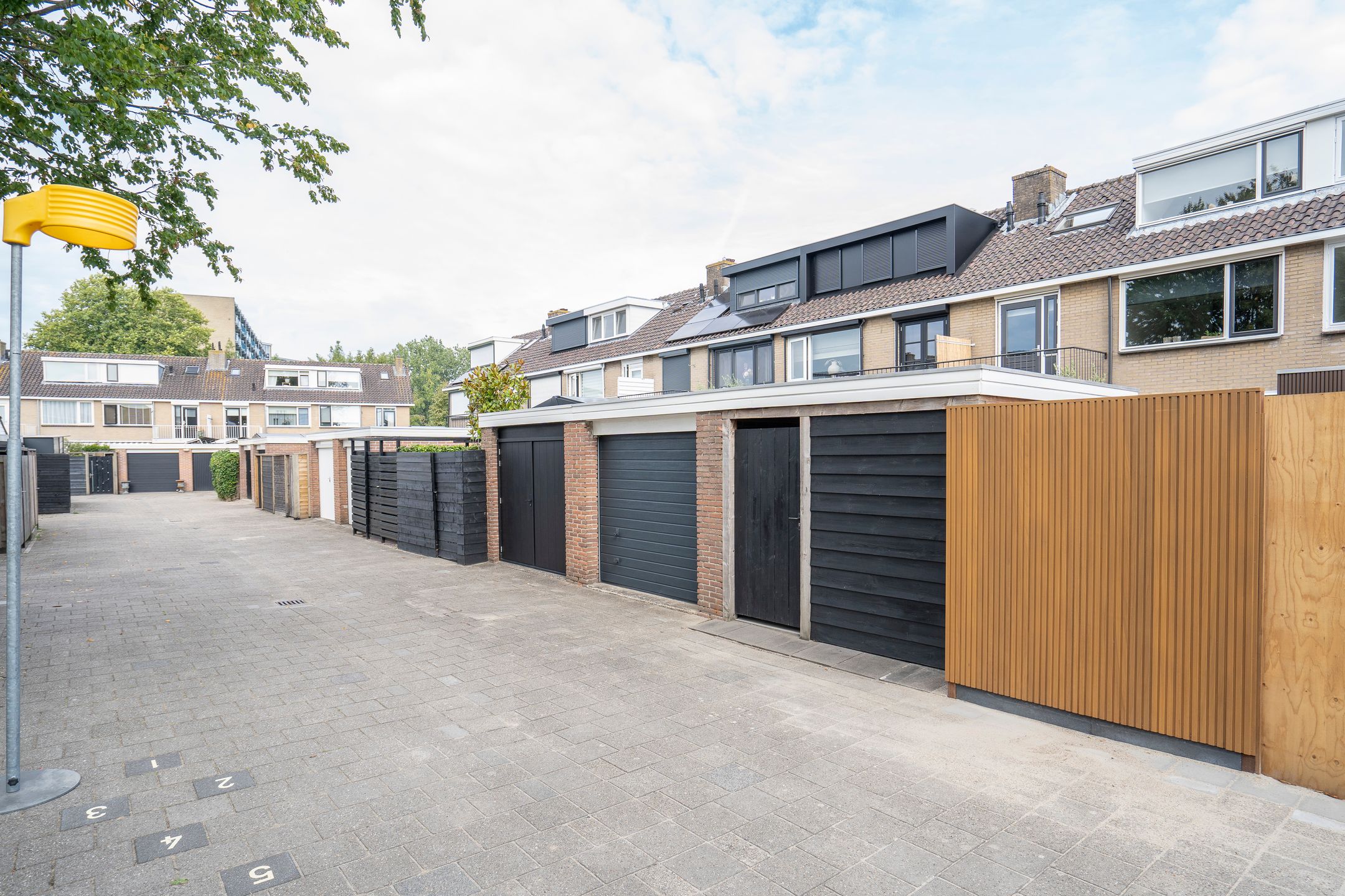 Photo 36 of Roemer Visscherstraat 23