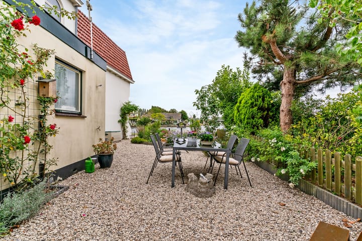 Tussenwoning te koop: Kortsteekterbuurt 7, Alphen Aan Den Rijn