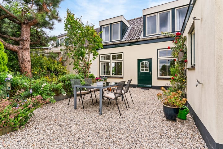 Tussenwoning te koop: Kortsteekterbuurt 7, Alphen Aan Den Rijn