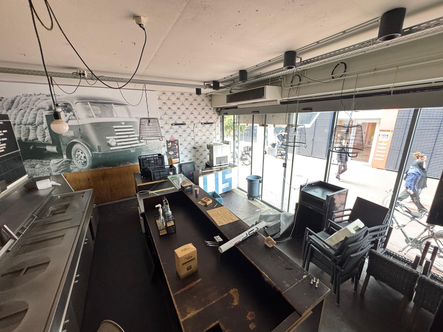 View photo 4 of Jan van Hooffstraat 3