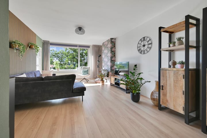 Appartement te koop: van Leeuwenstraat 110, Voorburg