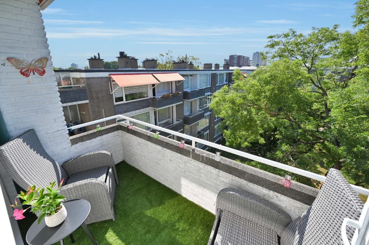 Appartement te koop: van Leeuwenstraat 110, Voorburg