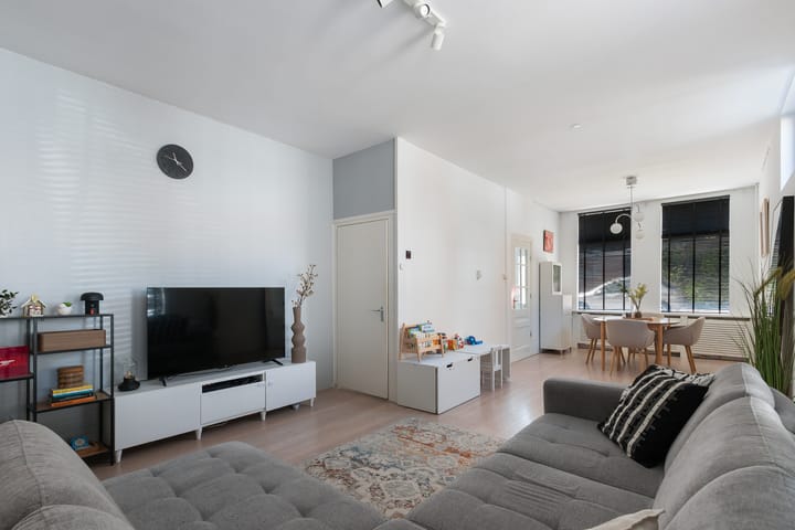 Tussenwoning te koop: Lombokstraat 2, Dordrecht