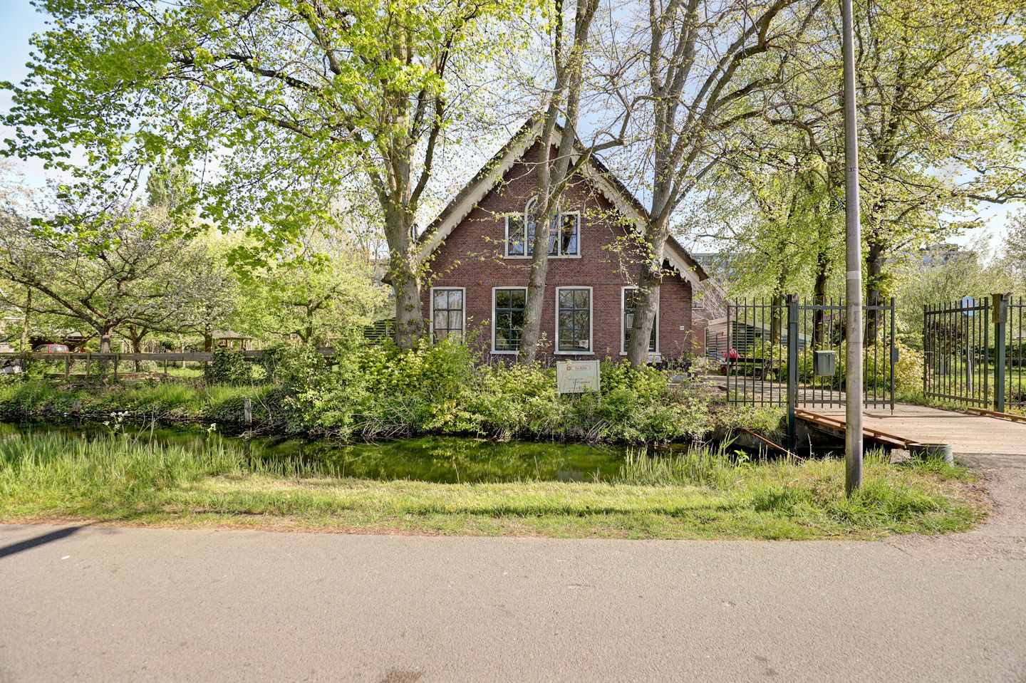 View photo 1 of Bloemendaalseweg 68