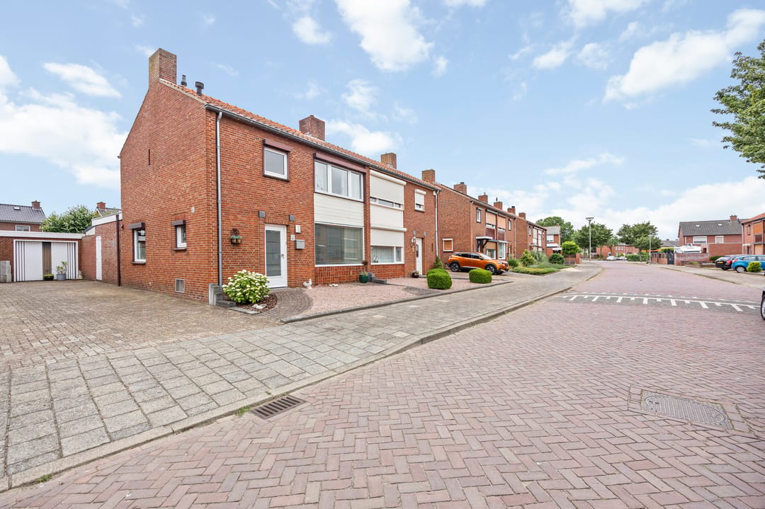 Photo 8 of Rozenstraat 42