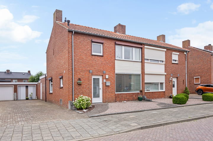 Hoekwoning te koop: Rozenstraat 42, Echt
