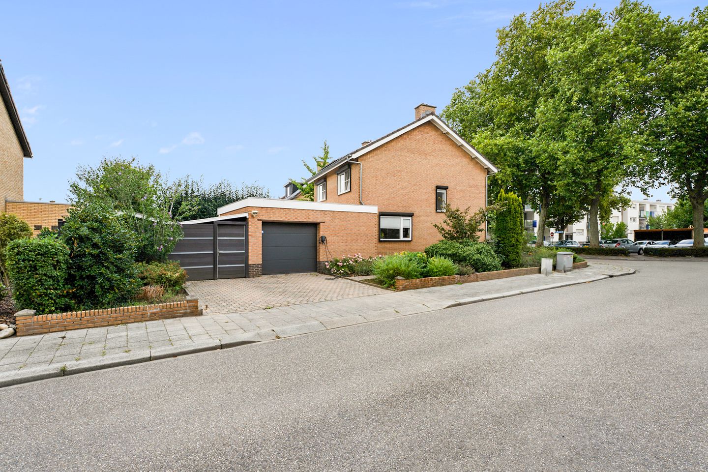 Foto 10 van Bernhardlaan 11