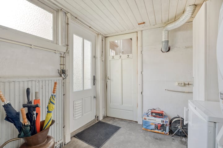 Twee-onder-één-kap te koop: Singel 103, Woerden