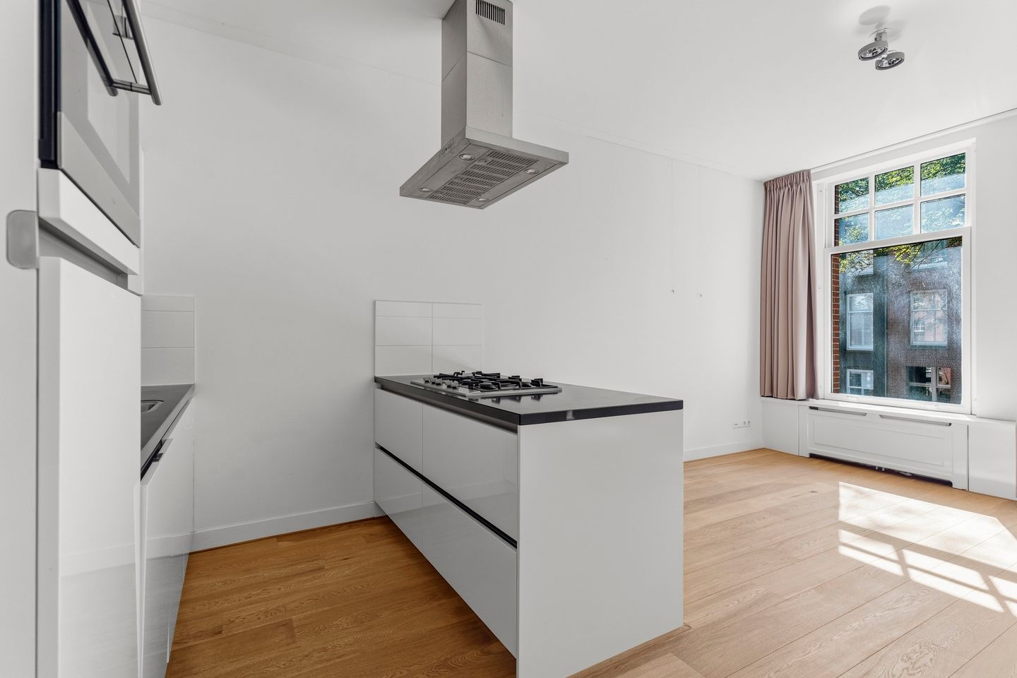 Photo 14 of Johannes Verhulststraat 142-1