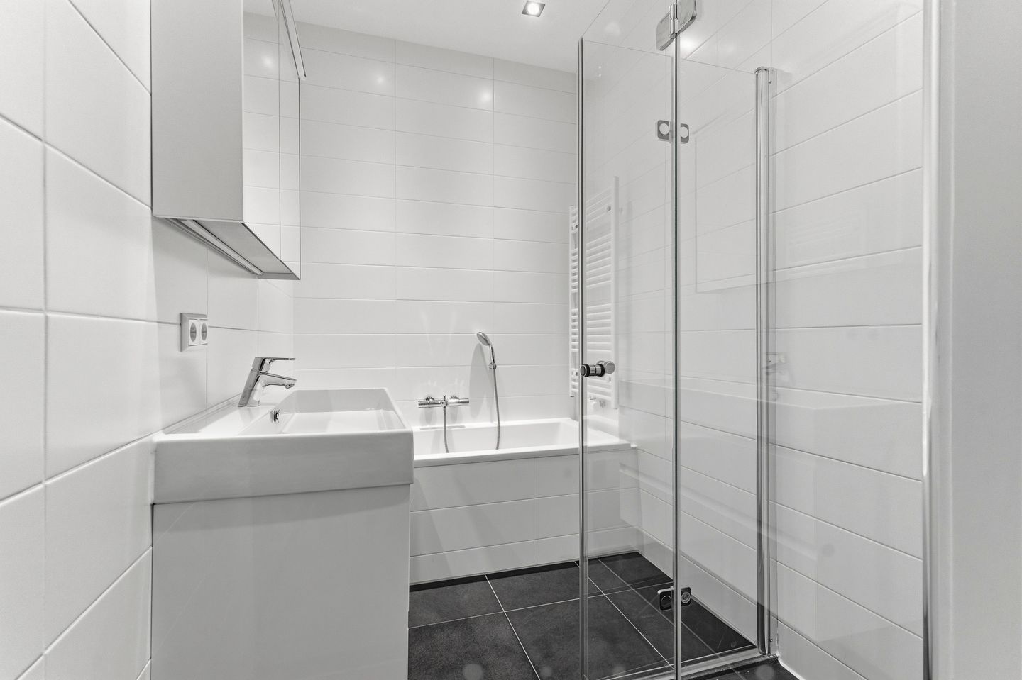 Photo 29 of Johannes Verhulststraat 142-1