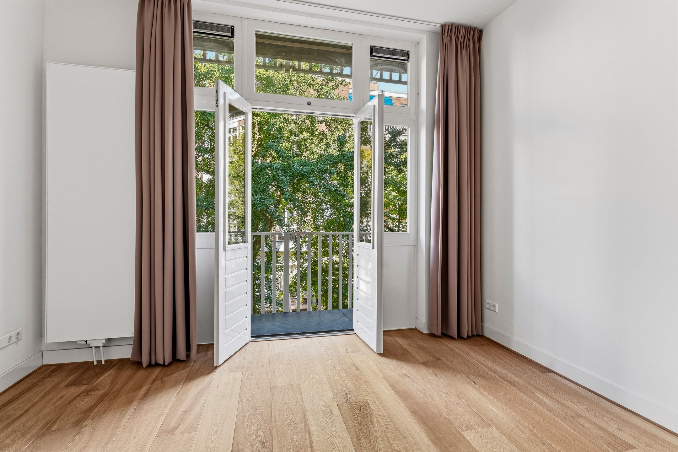 Photo 18 of Johannes Verhulststraat 142-1