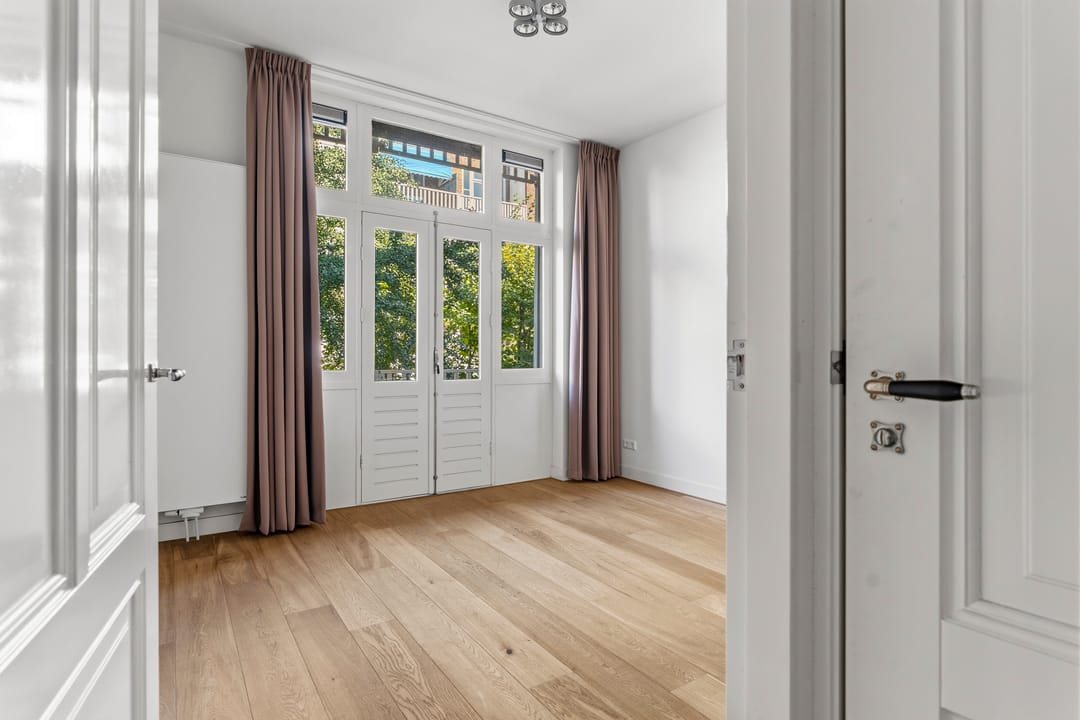 Photo 22 of Johannes Verhulststraat 142-1