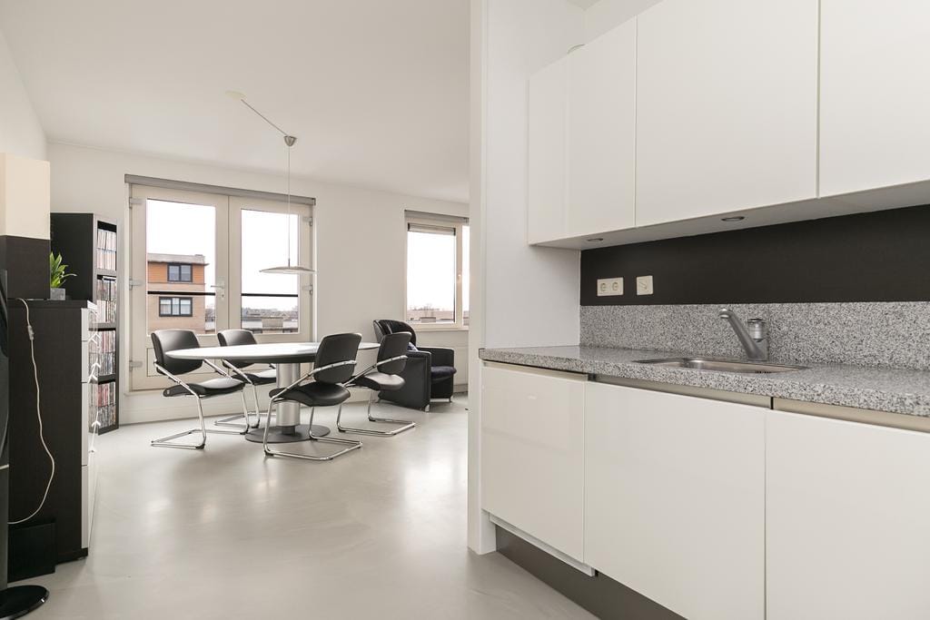 Photo 4 of Avenue Carré 43
