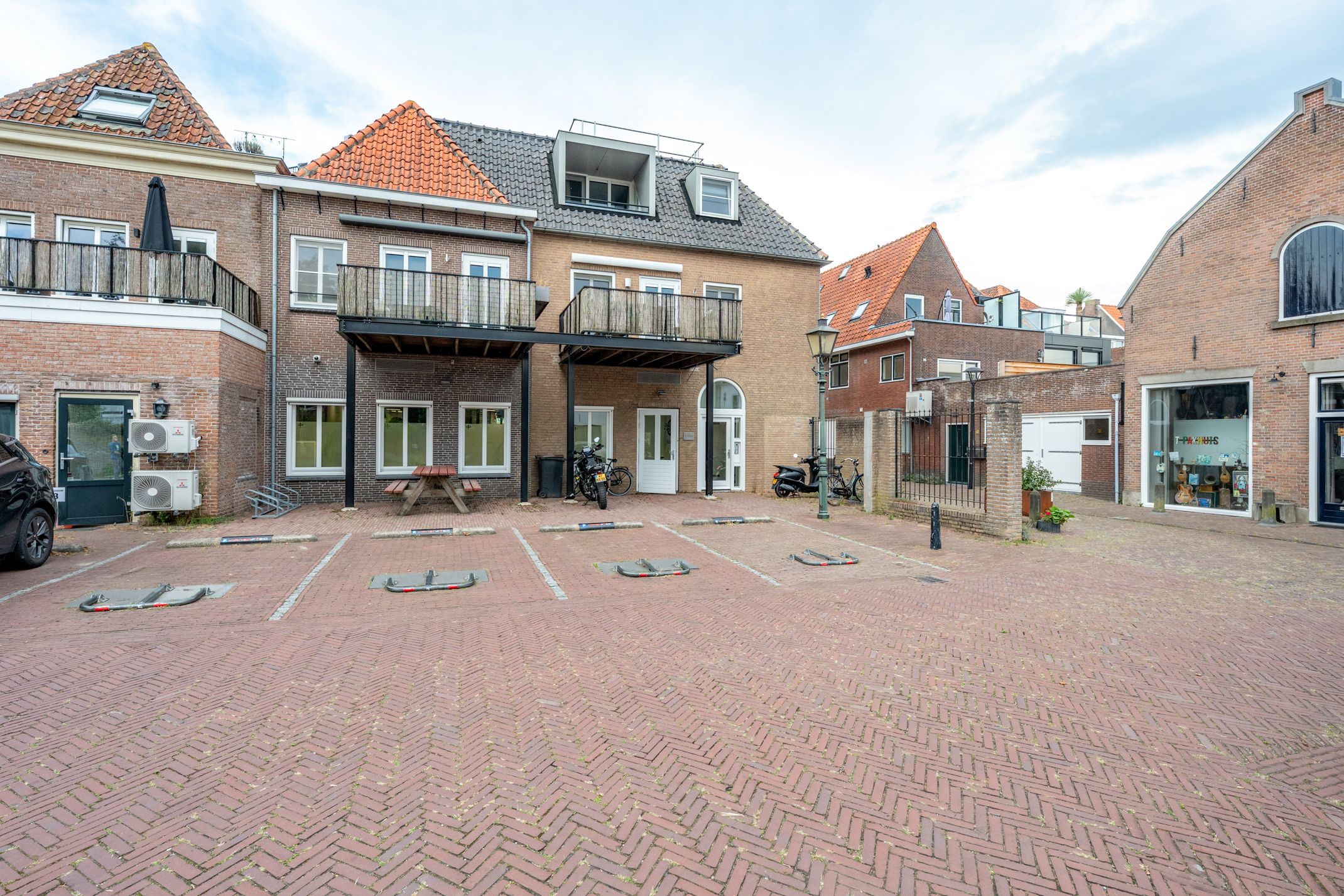 Photo 42 of Bakkerstraat 3-A