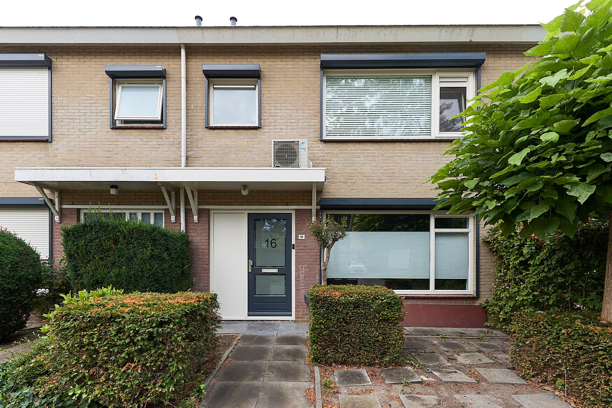 Madame Curiestraat 16