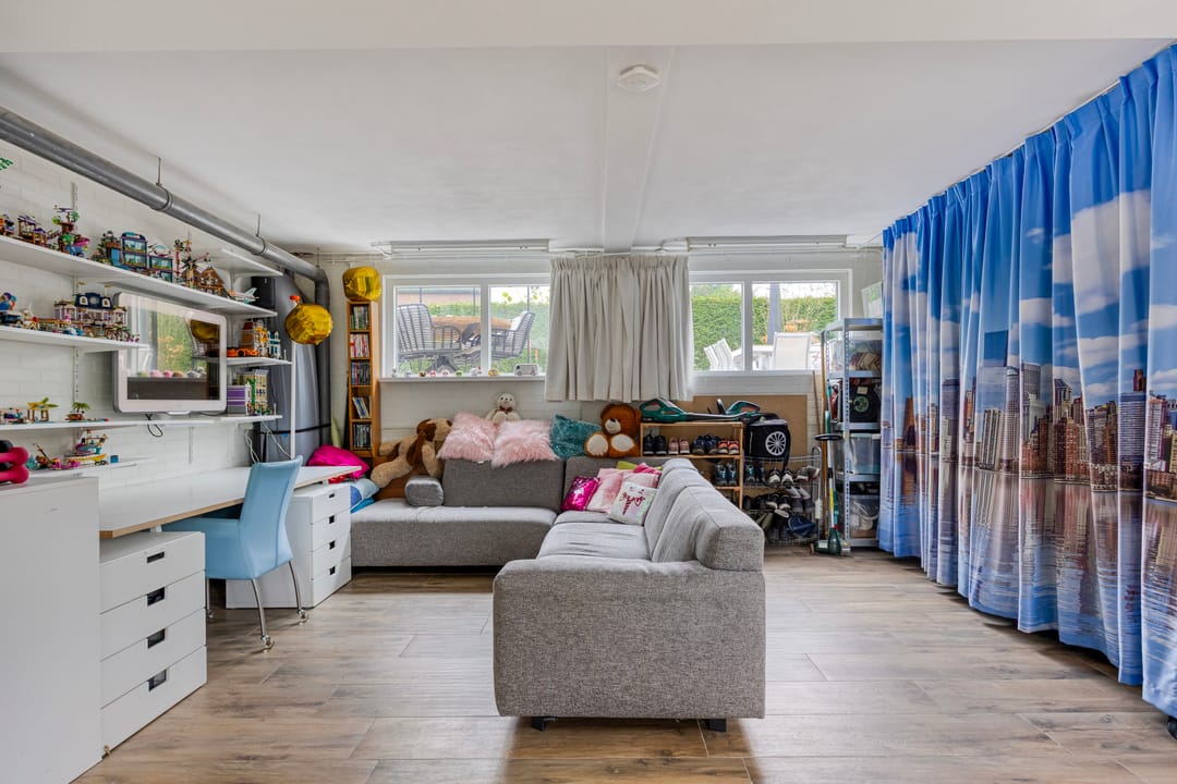 Photo 53 of Heilige Stoel 6705
