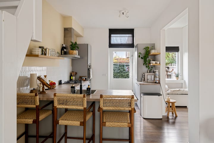 Tussenwoning te koop: J.W.C. Bloemstraat 21, Alphen Aan Den Rijn