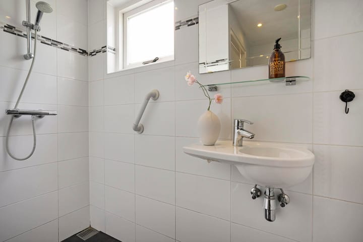 Tussenwoning te koop: Molenweg 266, Zwolle