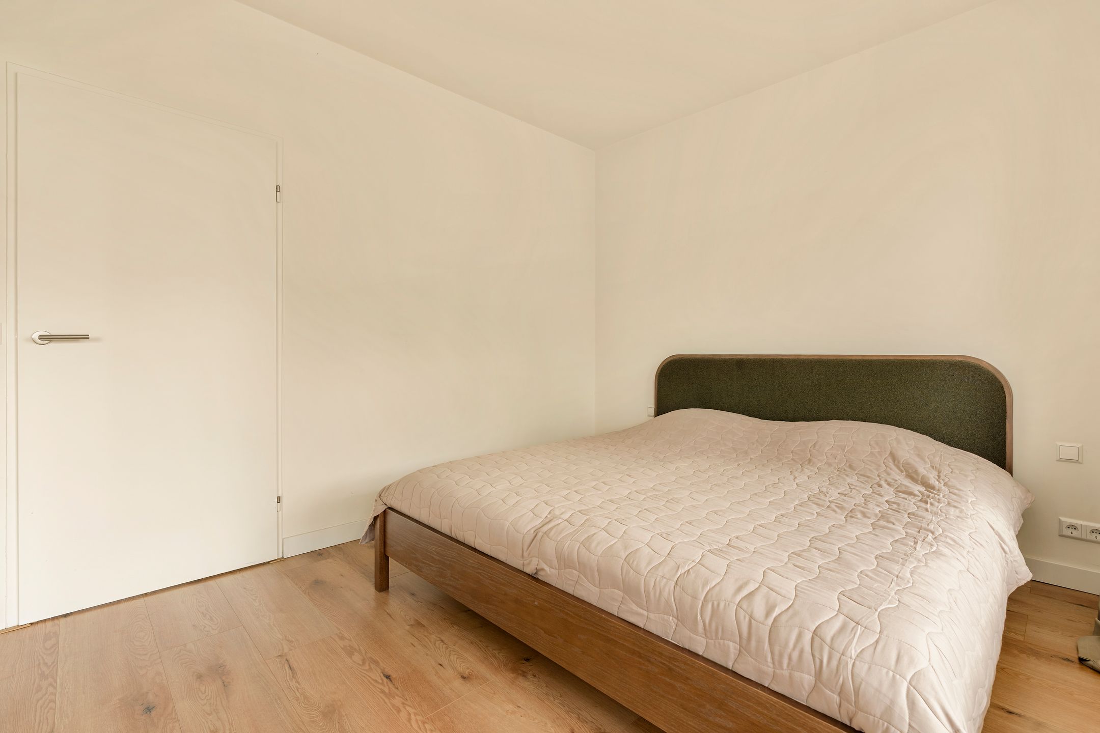 Photo 12 of Arent Janszoon Ernststraat 95