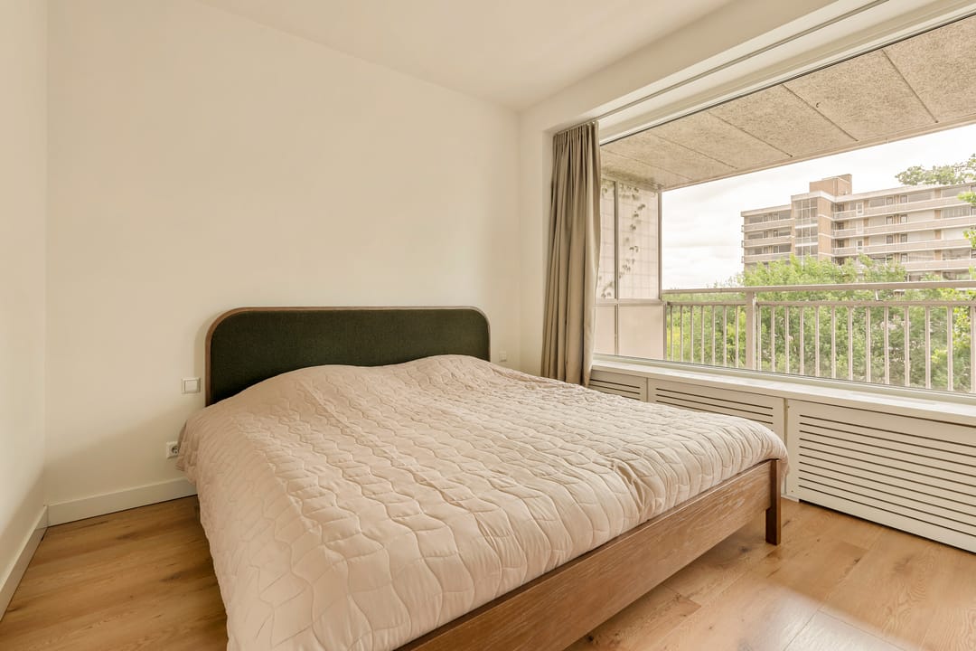 Photo 11 of Arent Janszoon Ernststraat 95