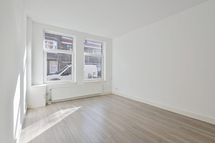 Foto 4 van De Bullstraat 25