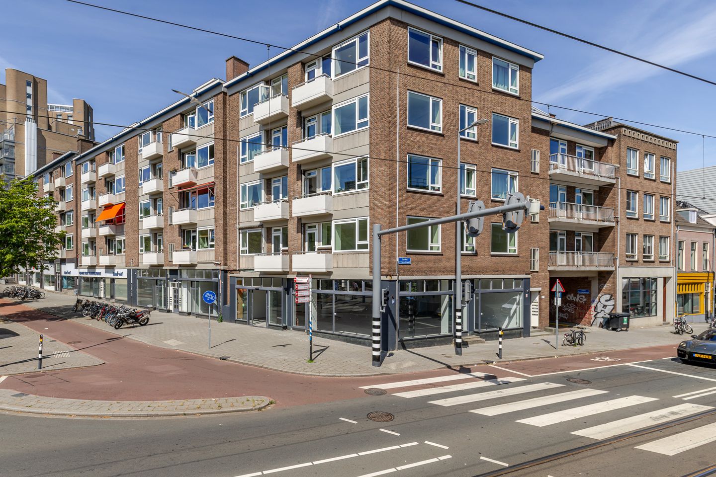 View photo 1 of Admiraal de Ruyterweg 33-35
