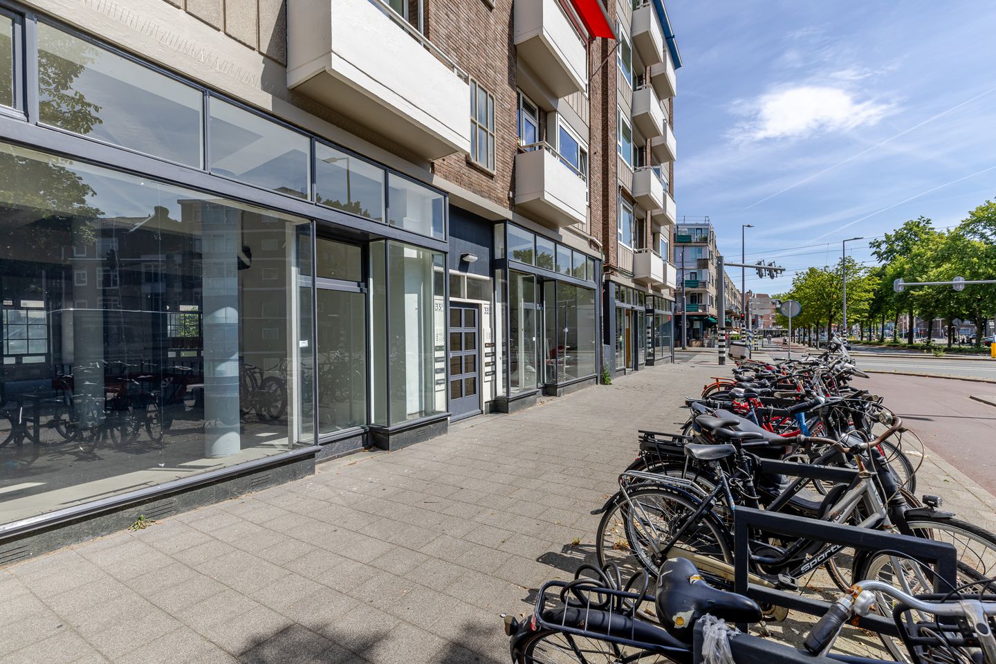 View photo 3 of Admiraal de Ruyterweg 33-35