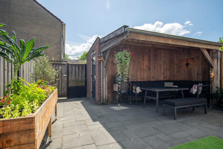 Tussenwoning te koop: Pr Willem Alexanderstr 40, Genemuiden