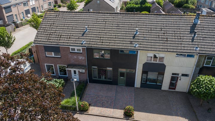 Tussenwoning te koop: Pr Willem Alexanderstr 40, Genemuiden