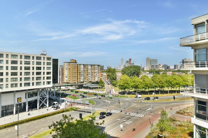Appartement te koop: Strevelsweg 862, Rotterdam