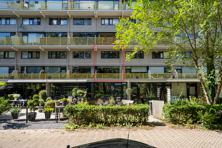 Photo 2 of Dokter van Stratenweg 129