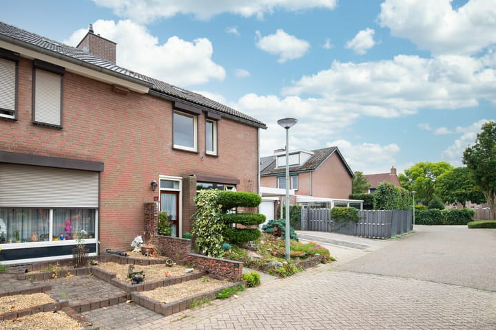 Hoekwoning te koop: Mgr. Nolensstraat 27, Posterholt