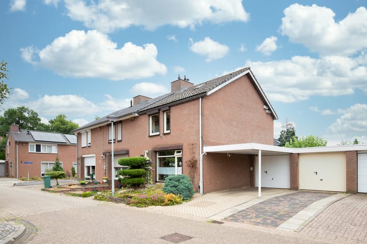 Hoekwoning te koop: Mgr. Nolensstraat 27, Posterholt