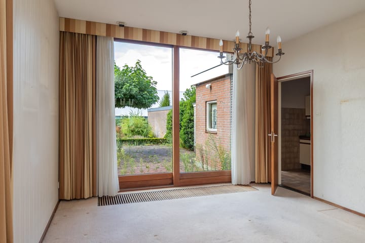 Twee-onder-één-kap te koop: Leidsestraat 80, Hillegom