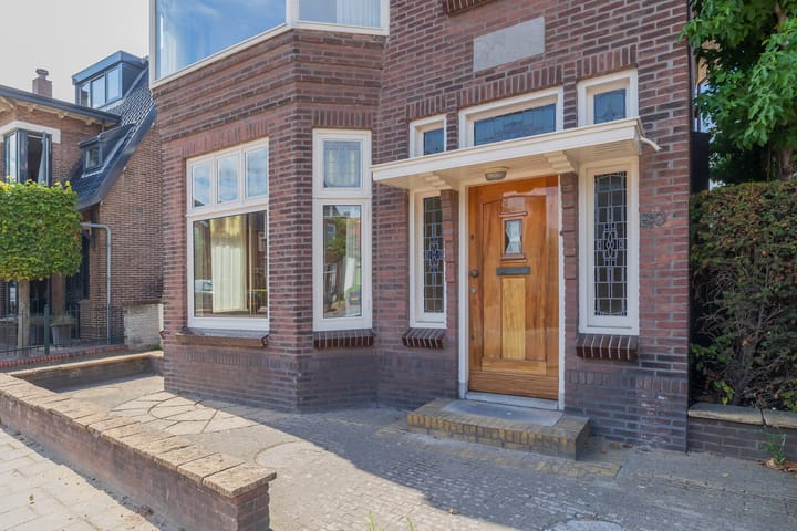 Twee-onder-één-kap te koop: Leidsestraat 80, Hillegom