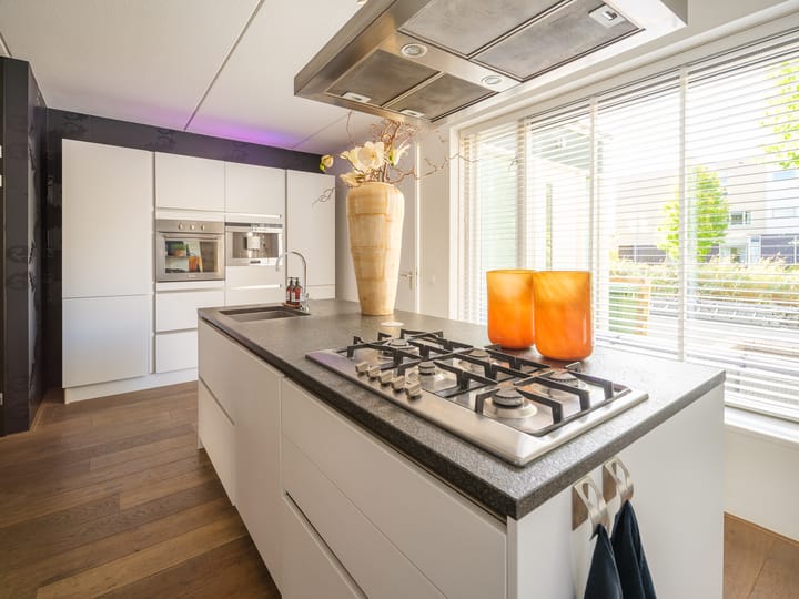 Tussenwoning te koop: Stedehof 58, Assen