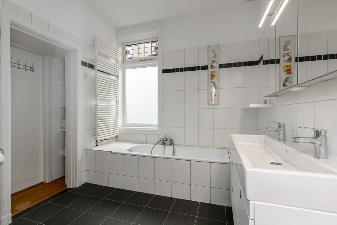 Photo 37 of Oosteinde 213