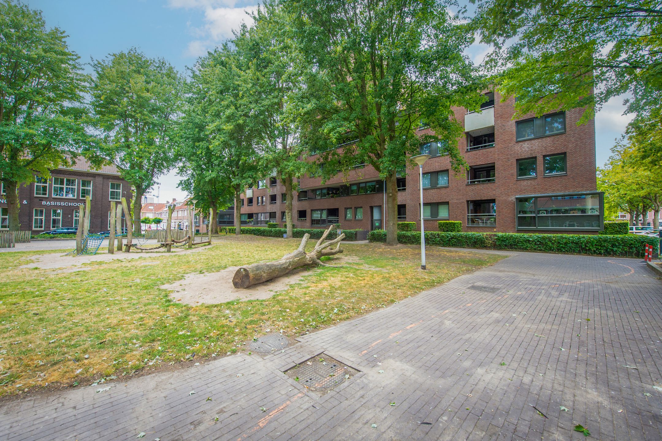 Photo 42 of Sint Willebrordstraat 119