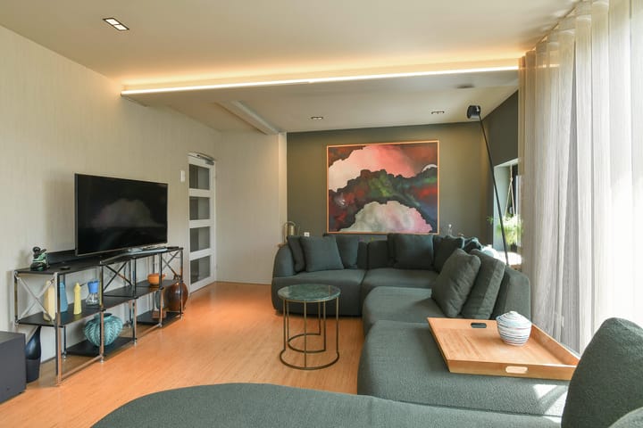 Twee-onder-één-kap te koop: Dorpsstraat 4, Renkum