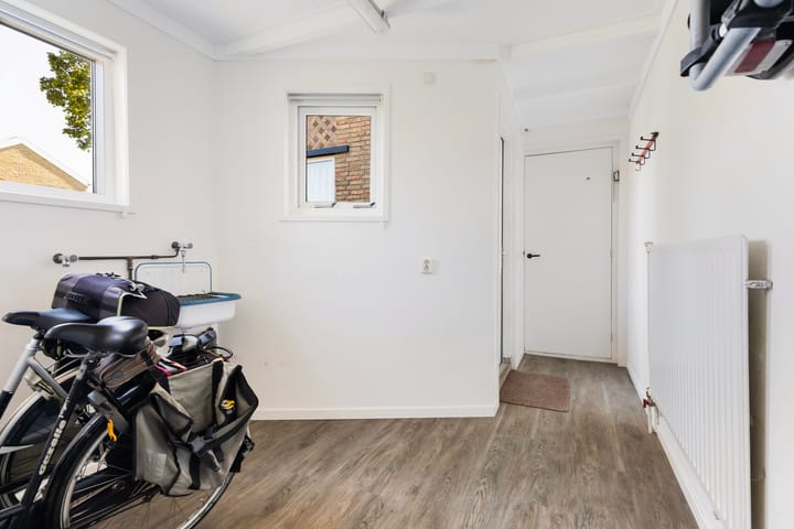 Twee-onder-één-kap te koop: de Kempenaerstraat 41, St.-Annaparochie