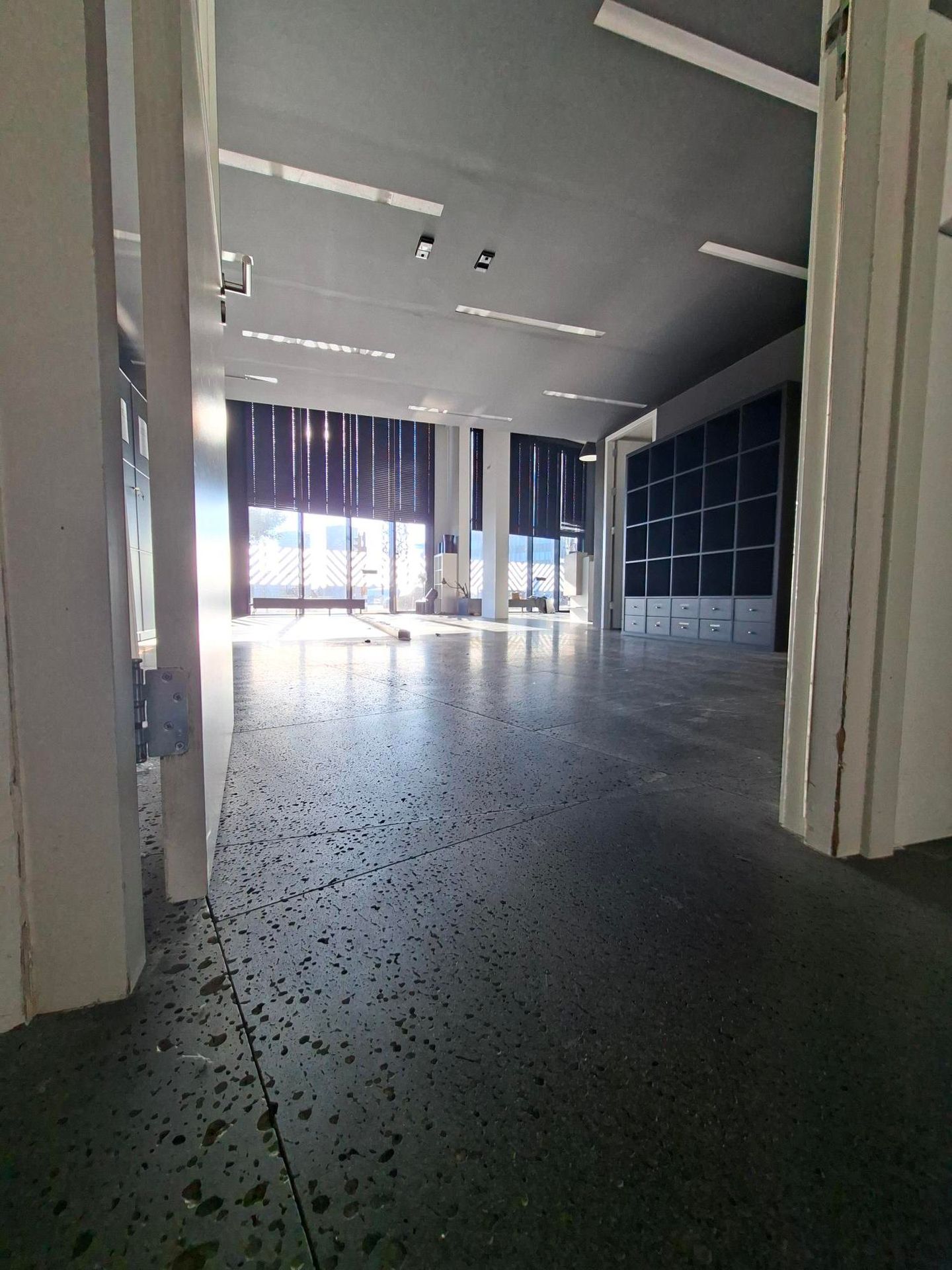 View photo 5 of Westerdoksdijk 423