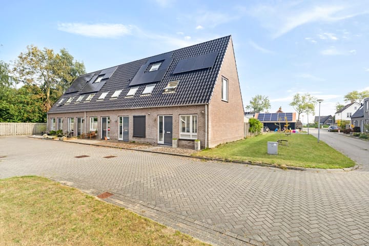 Photo 3 of Muntenerf 8