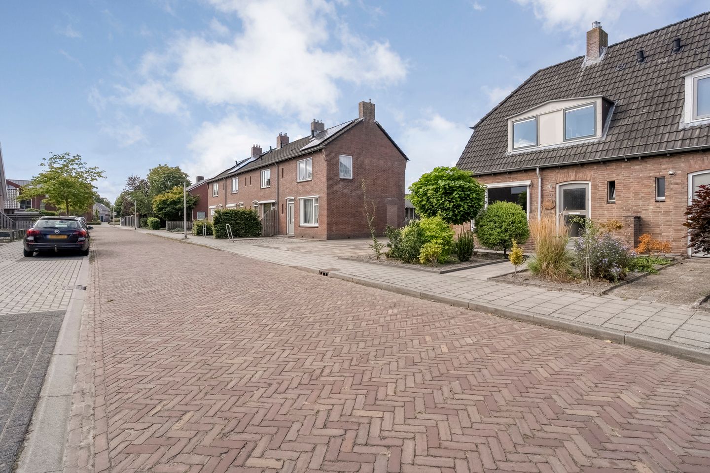Photo 4 of Irenestraat 9