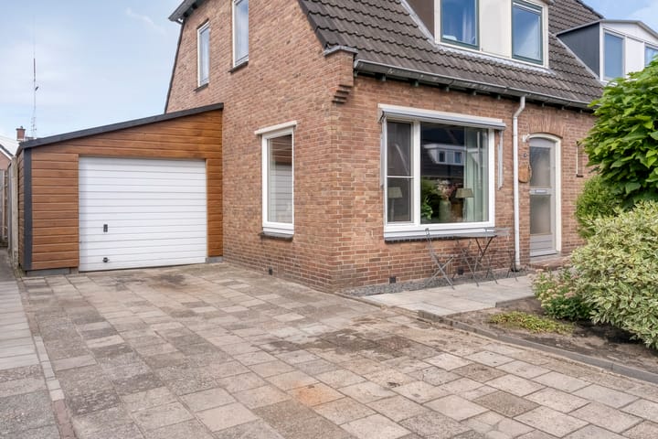 Photo 5 of Irenestraat 9