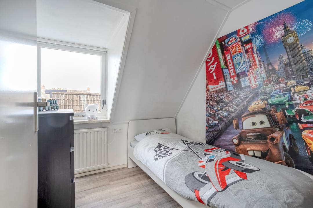 Photo 32 of Irenestraat 9