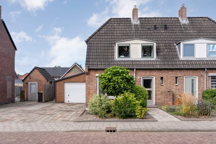 Photo 2 of Irenestraat 9