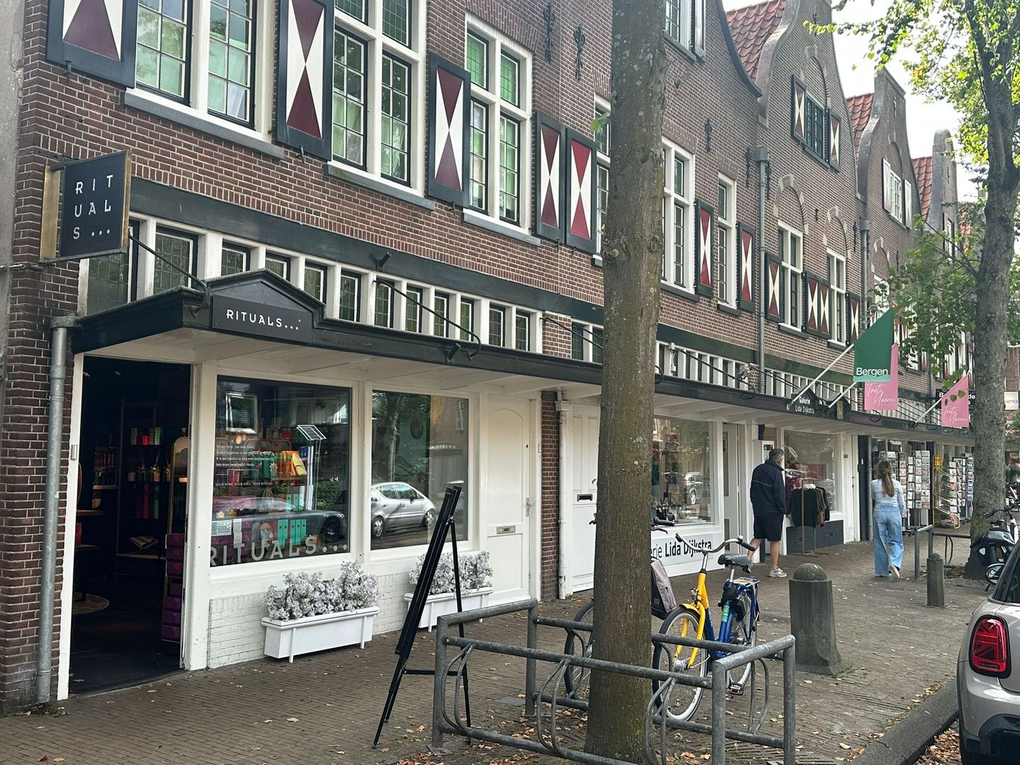 Bekijk foto 2 van Stationsstraat 1